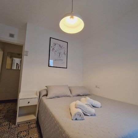 Apartment On The Beach Малага Экстерьер фото