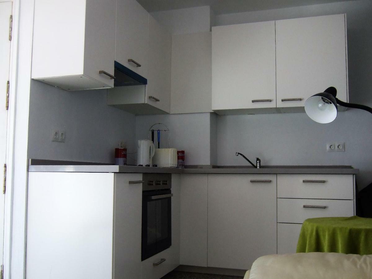 Apartment On The Beach Малага Экстерьер фото
